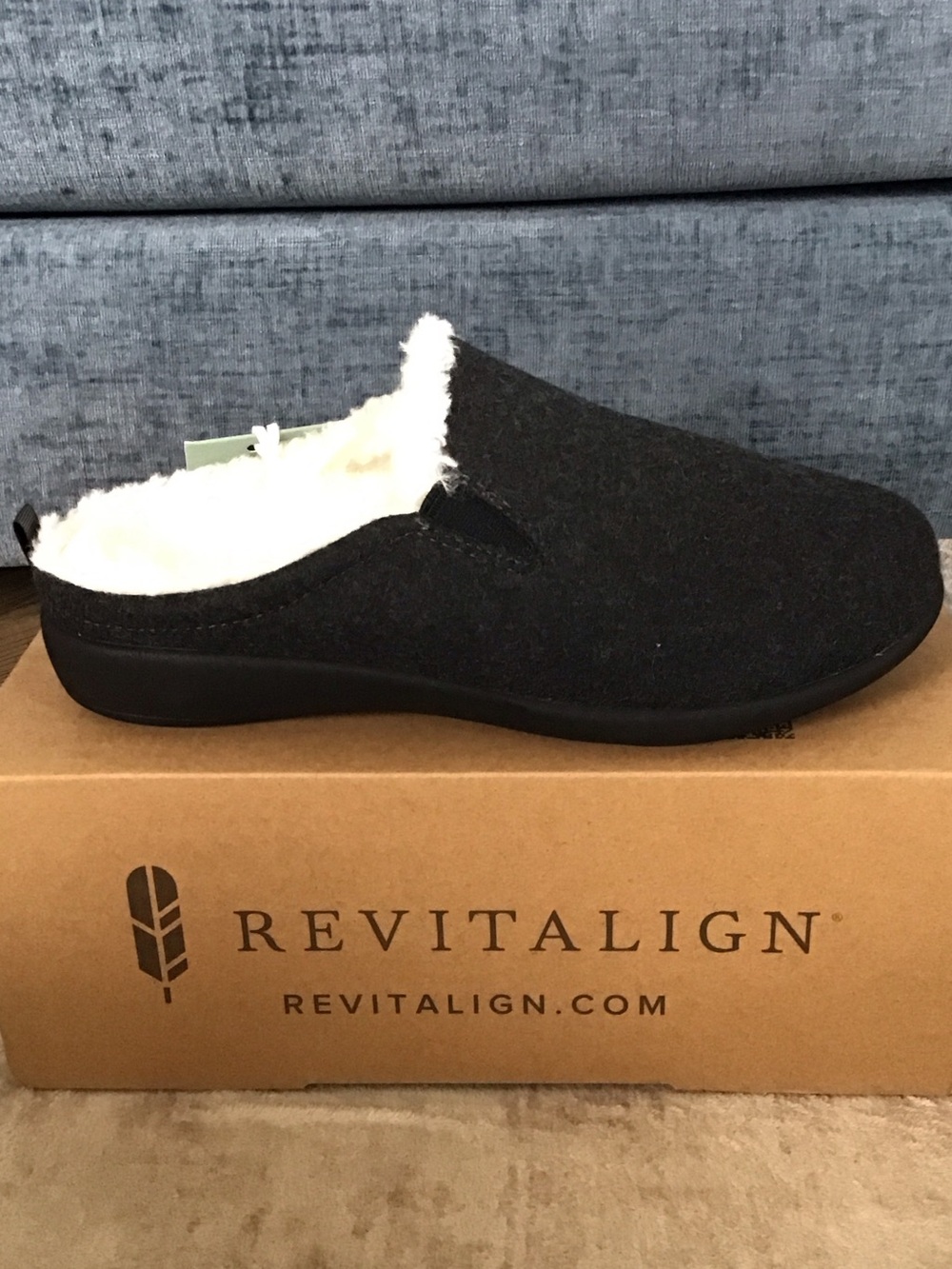 REVITALIGN Women’s Dundee Cozy Black Slip-On Clog Cream Faux-Fur Lining 7.5W